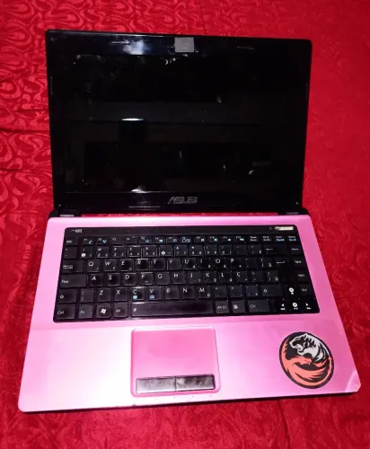 NotebookAsus Core I5-2450m 8gb RAM HD 500gb (Só tem vídeo no VGA)