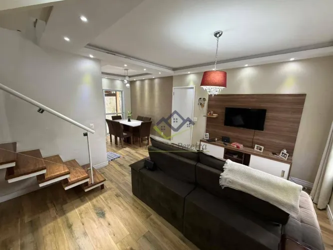 Sobrado em condomínio fechado com 3 Quartos à venda, 93 m² por R$ 760.000 - Jardim Carlos