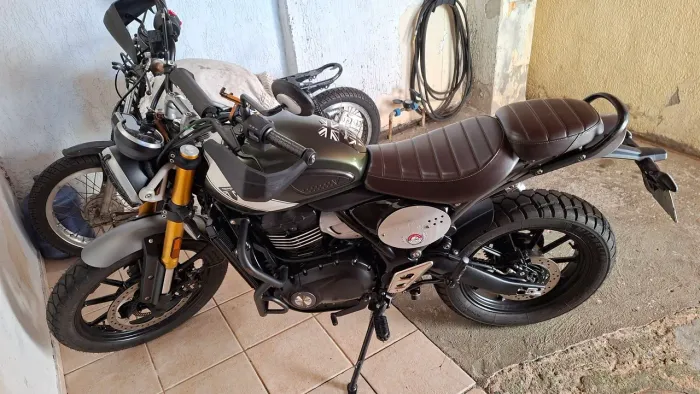 Triumph scrambler 400x