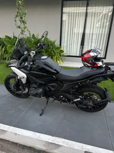 BMW - R 1.300 GS TRIPLE BLACK - 1.400 km