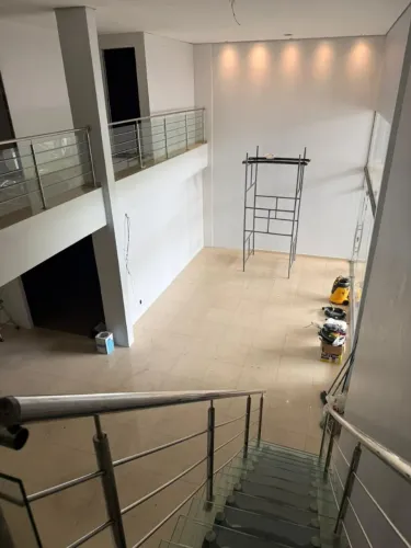 SALA COMERCIAL EM CENTRO COMERCIAL - VIEIRALVES
