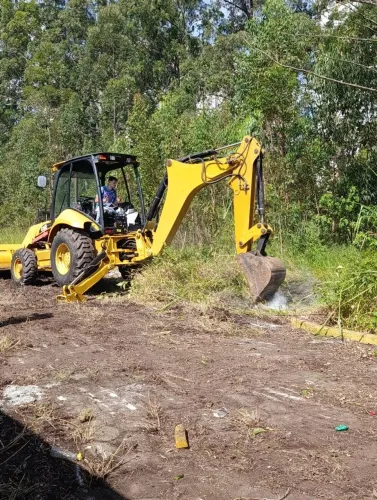 Retroescavadeira Caterpillar 416e