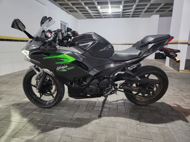 Kawasaki Ninja 500 2025