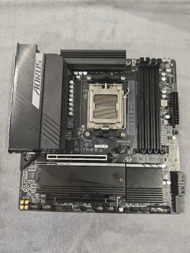 PLACA MÃE GIGABYTE B650M AORUS ELITE - AM5