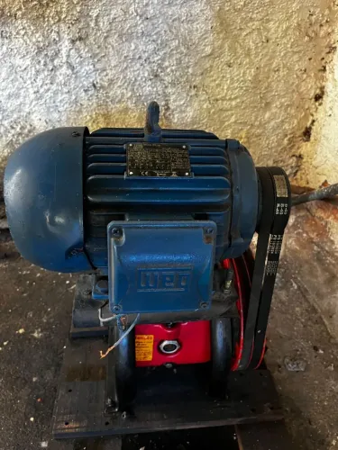 VENDE-SE LAVADORA DE ALTA PRESSÃO CHIAPERINI LJ 7000 - INDUSTRIAL