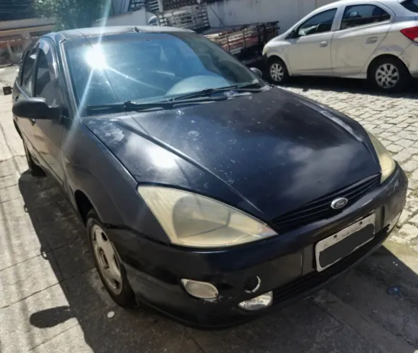 Ford Focus 1.8 16V 5P 2003