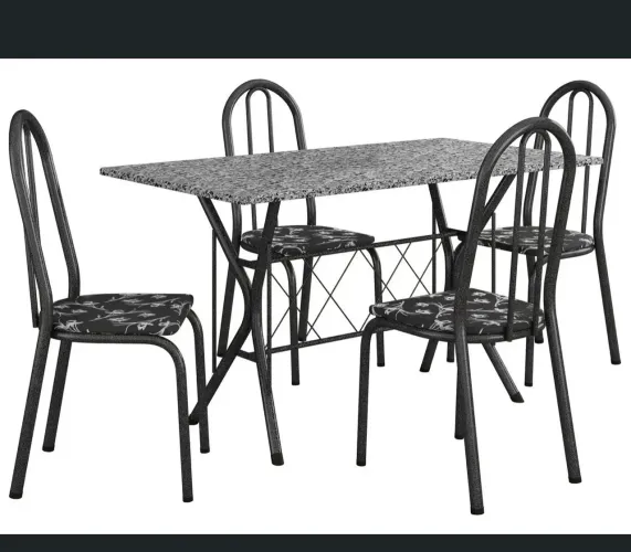 Mesa de mármore com 4 cadeiras