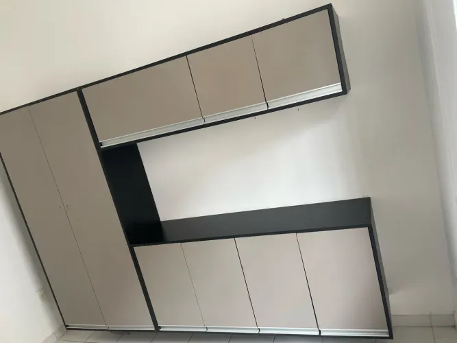 VENDO COM URGÊNCIA: Armário Planejado Grande com Bancada e Aéreo - R$ 850