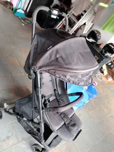 Vendo carrinho de bebê