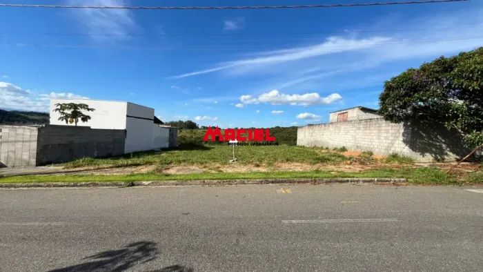 Terreno de 500m² no Loteamento Vale dos Cristais (2 Lotes de 250m²)