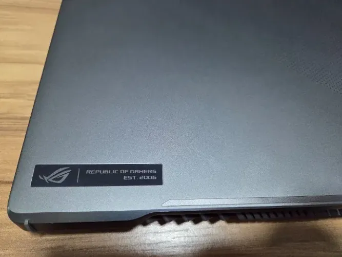 ASUS ROG ZEPHYRUS G16 - CORE I7 - RTX 4070 - 1.5Tb - 24GB