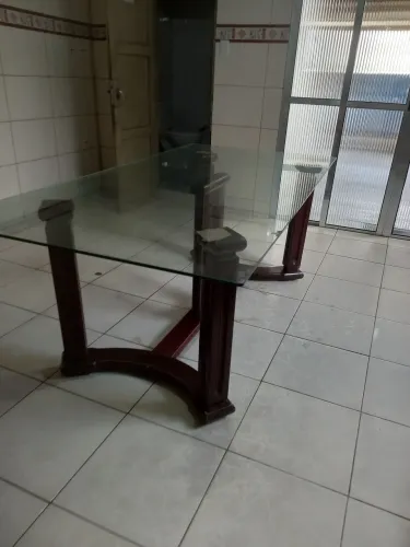 Mesa de jantar tampo vidro m 2,00×1,00 e cadeiras