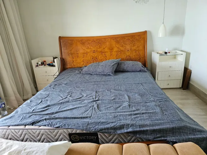 Cama King madeira maciça 