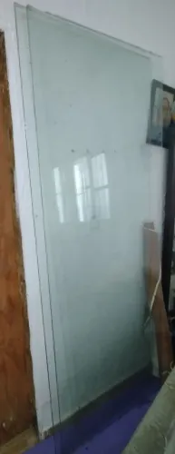 Vendo Vitrine, balcão e ganchos.