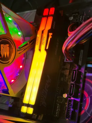 Kingston Fury RGB DDR5 16GB 5200MHZ Faço Catira