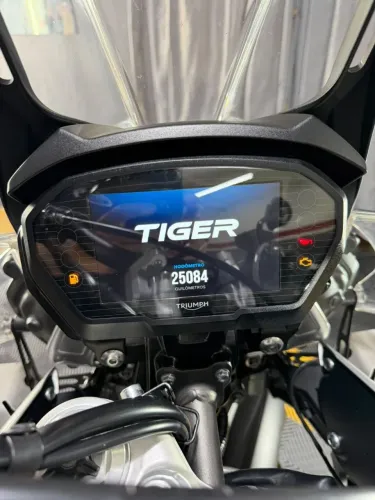 Tiger 800 XRT muito nova mesmo
