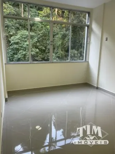 Apartamento- Petrópolis, Centro