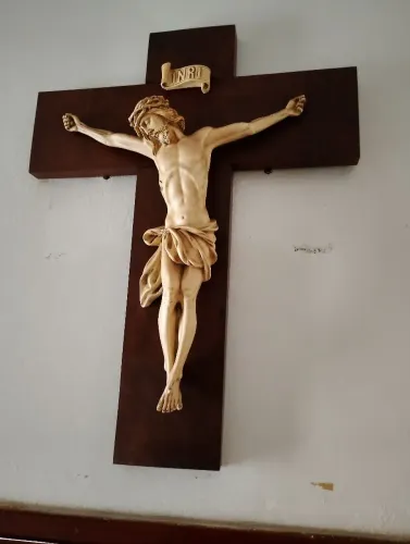 Lindo crucifixo antigo