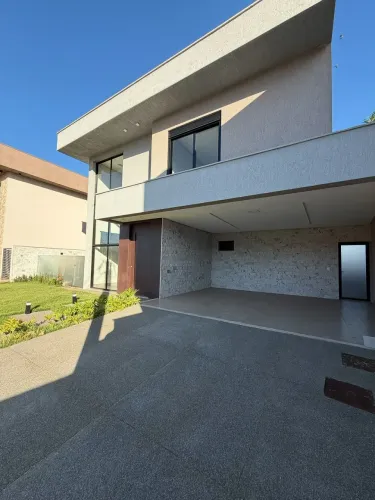 Sobrado à venda com 200m2, 3 suítes no Jardins Bolonha, Senador Canedo, GO