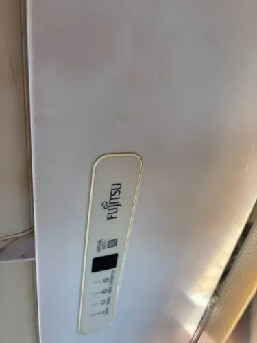 Vende-se um aparelho de Ar condicionado de 60.000BTUs da Fujitsu Inverter