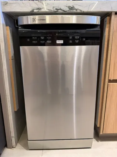 Máquina de lavar louças 10 serviços ELECTROLUX 