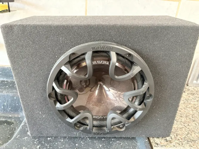 Caixa Selada Bravox Subwoofer Amplificada  12 Pol