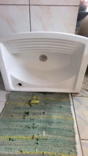 Tanque em cerâmica