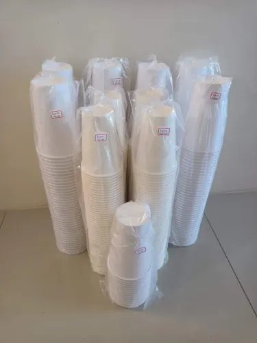 Copos descartáveis biodegradáveis