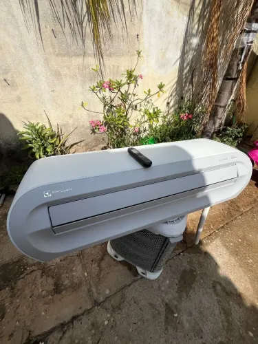 SPLIT 18.000 ELECTROLUX SEMI NOVO