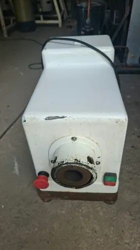 Moedor de carne usado. Valor: 850,00 reais.