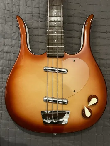 Danelectro Longhorn Bass short scale
