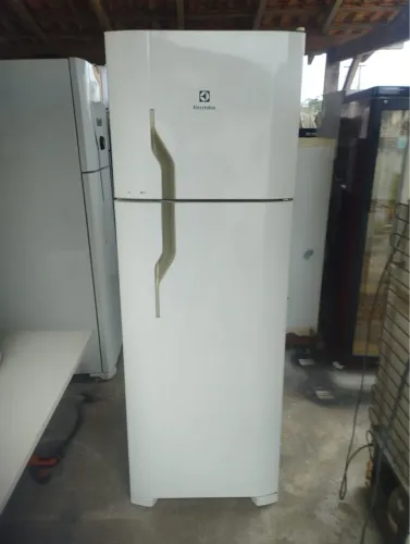 Geladeira Electrolux gelo seco 390 litros 