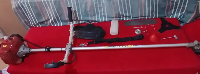 Cortador de grama completo a gasolina da marca Garthen