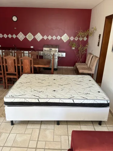 Vendo cama de solteiro King