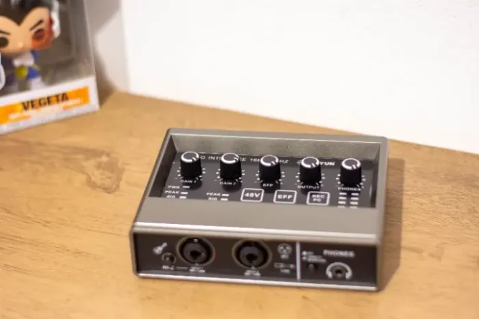 Q-16 Interface de audio, placa de som profissional - NOVO - NA CAIXA