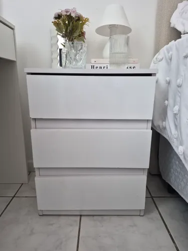 Mesa de Cabeceira 3 Gavetas Branco