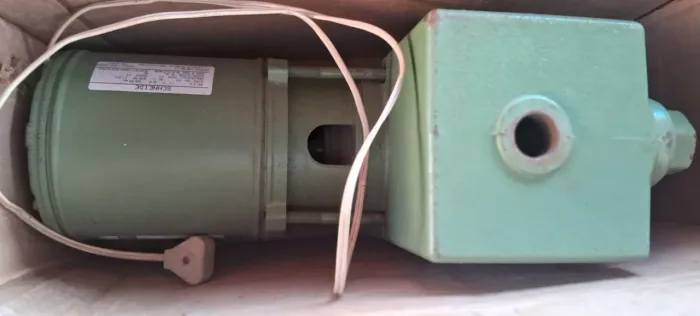 BOMBA SCHNEIDER 1/3.
