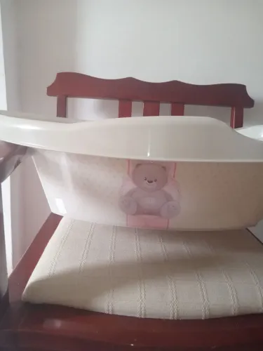 Banheira para bebê Semi nova.