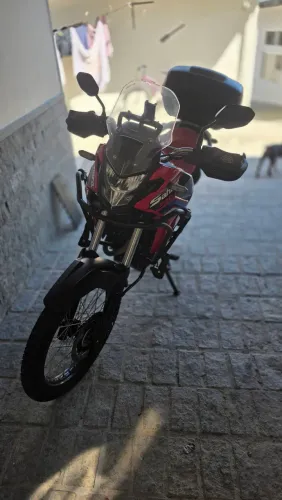 Sahara 300 rally modelo 2026 com mais de 4 mil em acessórios 