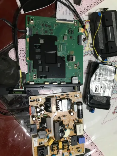 Placa tv Samsung un43tu7000g +fonte ,falantes,timer e cabo flat