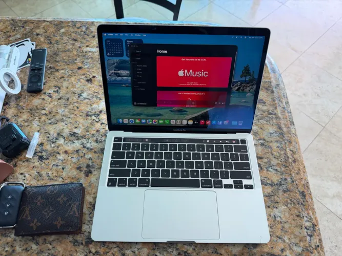 MacBook Pro M2 TouchBar