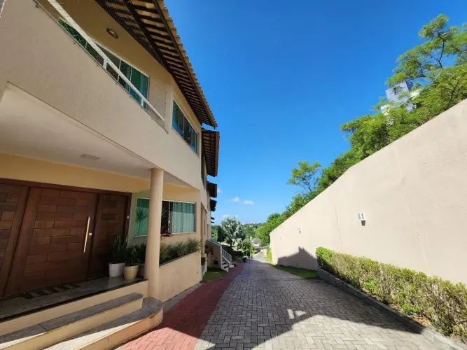 Casa em condominio a venda em Patamares com 3 suites e area gourmet no Al Maré