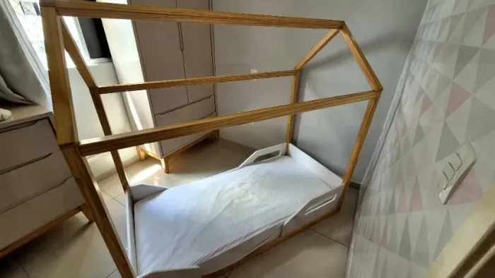 cama montessoriana infantil reller