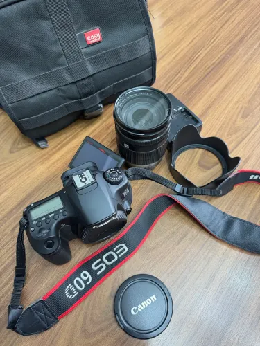Camera Canon 60D lente 18-200