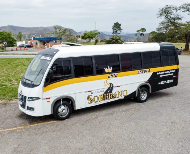 Oportunidade imperdível microônibus à venda