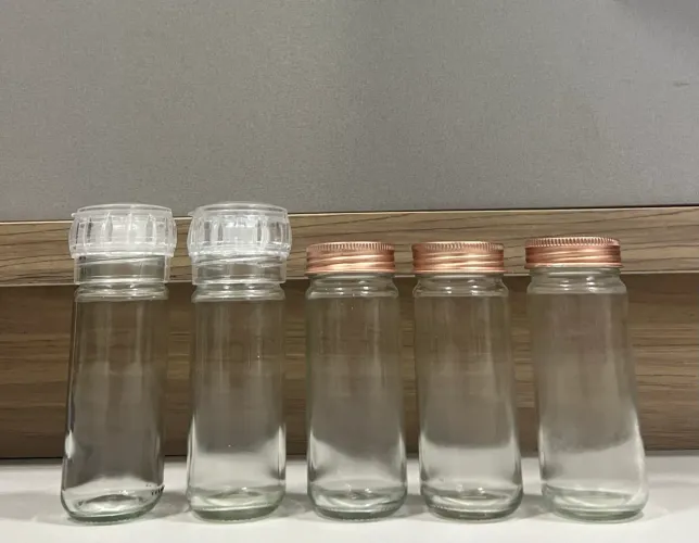 KIT PORTA TEMPEROS DE VIDRO COM MOEDORES (PEÇAS)