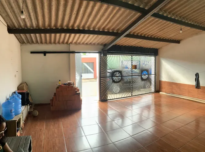 VENDO CASA PEDRA 90 CUIABÁ