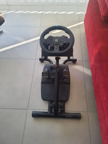 Vende-se volante logitech g923 com cockpit retrátil extreme sim racing