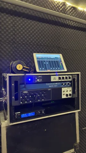 SoundCraft ui16 + rack de 6 unidades + roteador wifi de longa distância