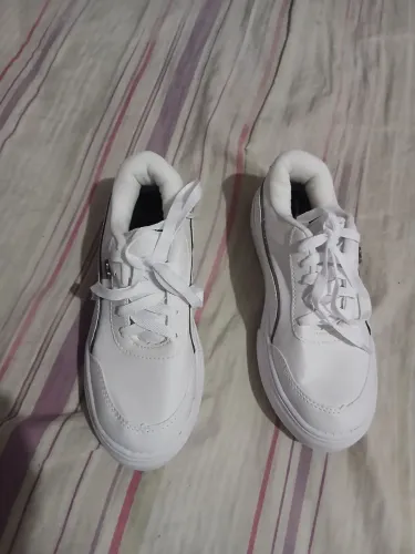 Vende se tênis novo, tamanho 34..